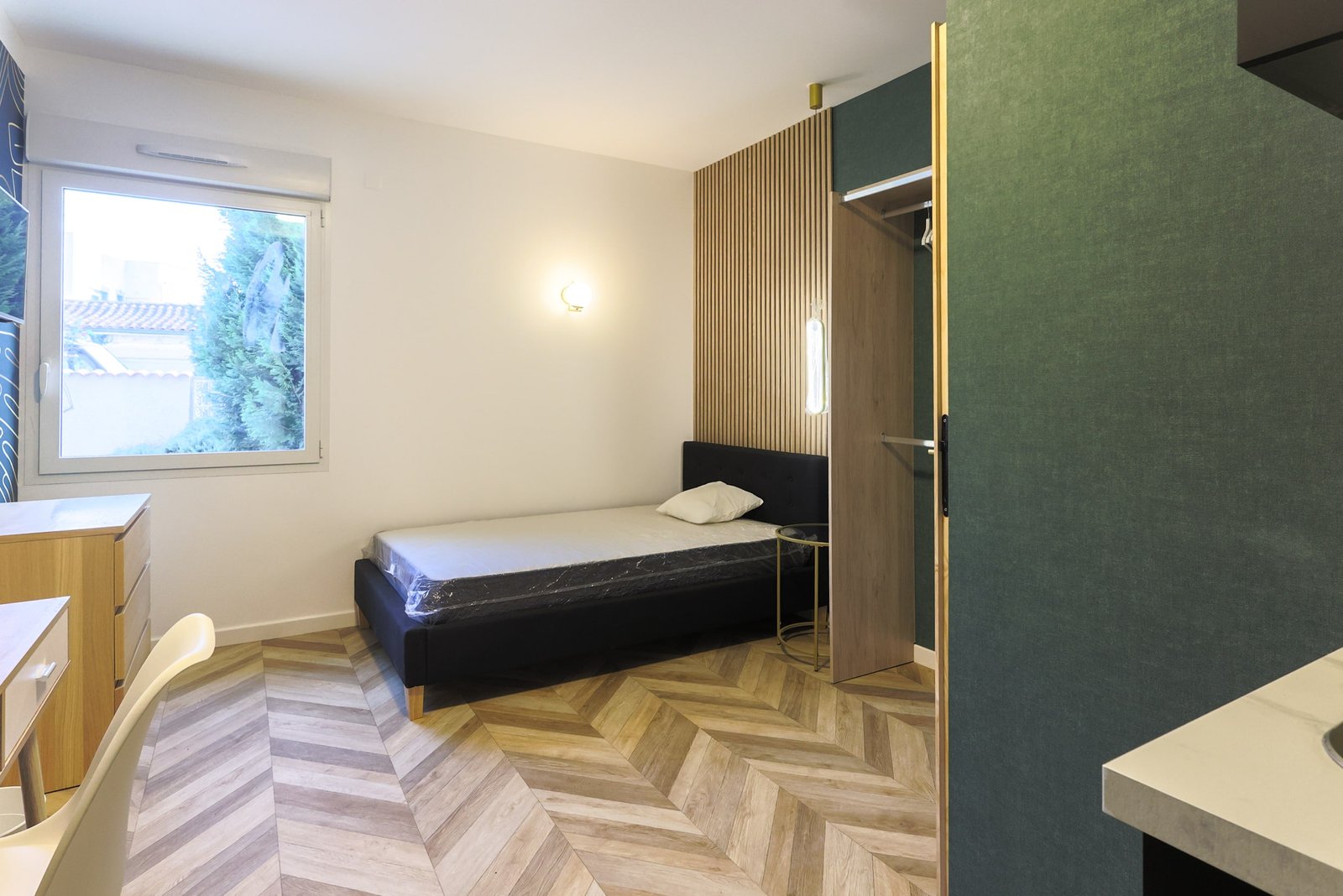 17m2 Chambre de 17m2 dans une maison meublée et équipée en co-living à La ...
